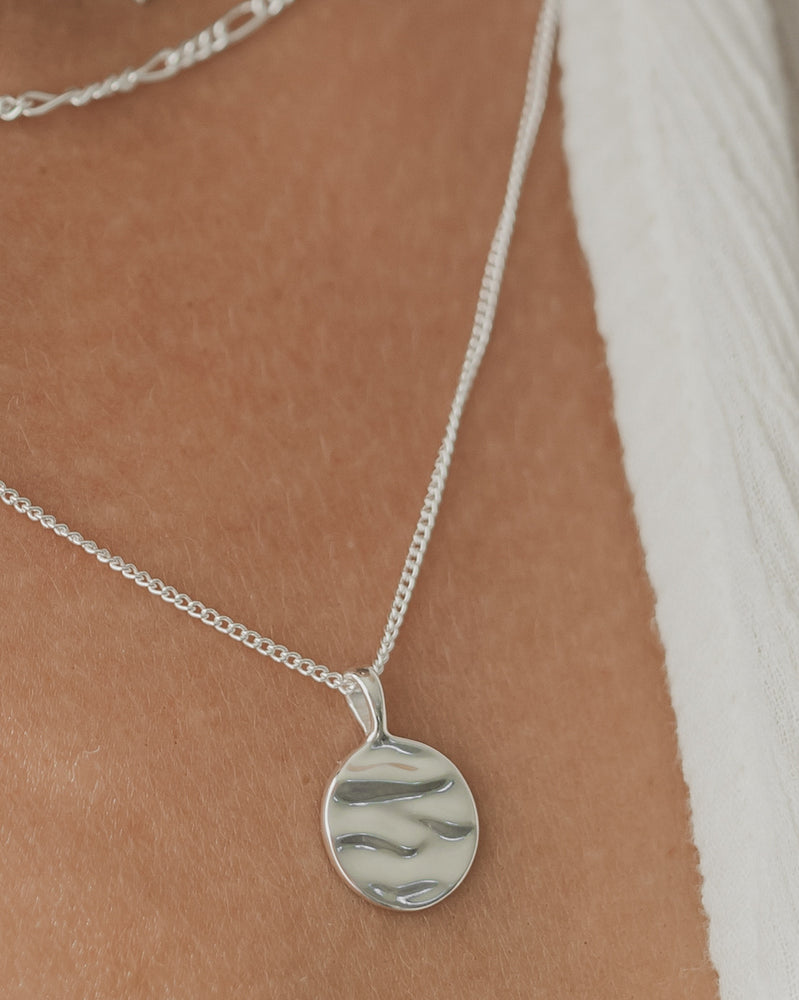 Isla Circle Necklace Silver