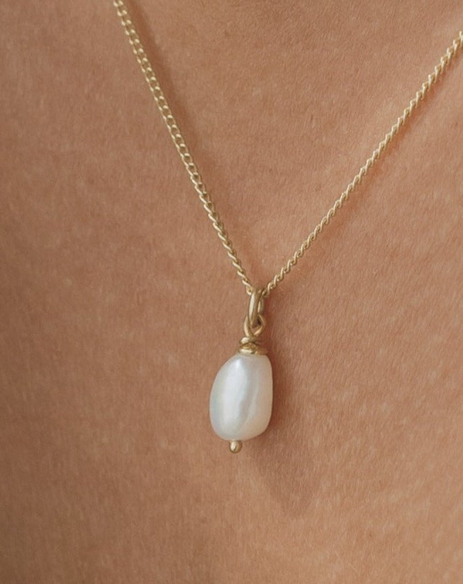 Margot Pearl Necklace Gold