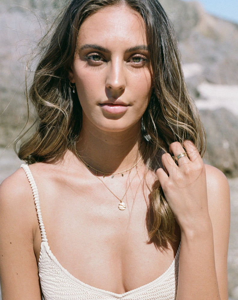 Isla Circle Necklace Gold