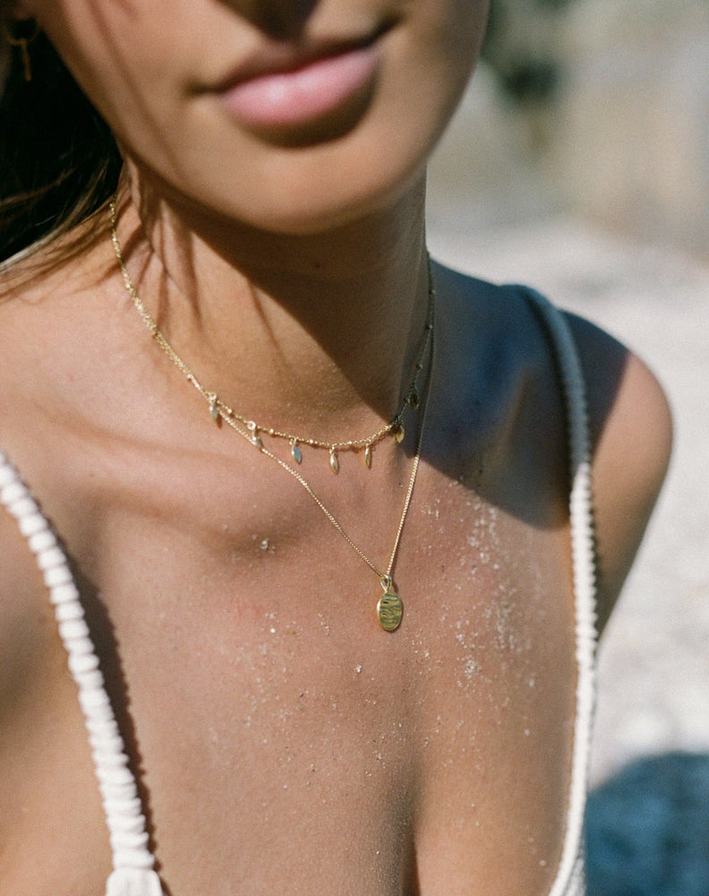 Isla Circle Necklace Gold