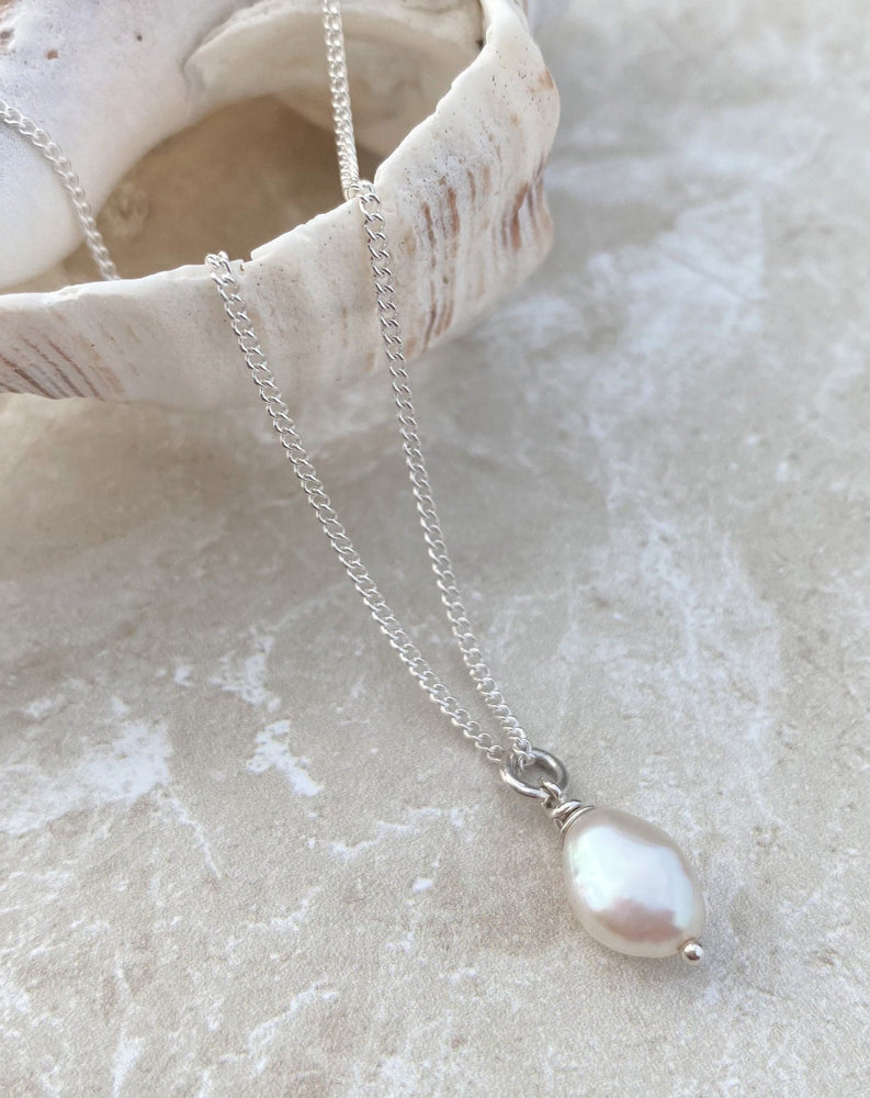 Margot Pearl Necklace Silver